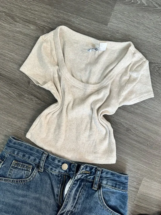 H&M Ribbed Scoop Crop Top - Cream - Picture 4 of 4